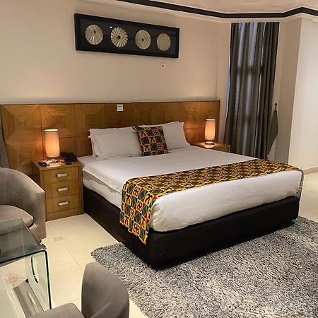 Airport West Hotel Accra Bagian luar foto