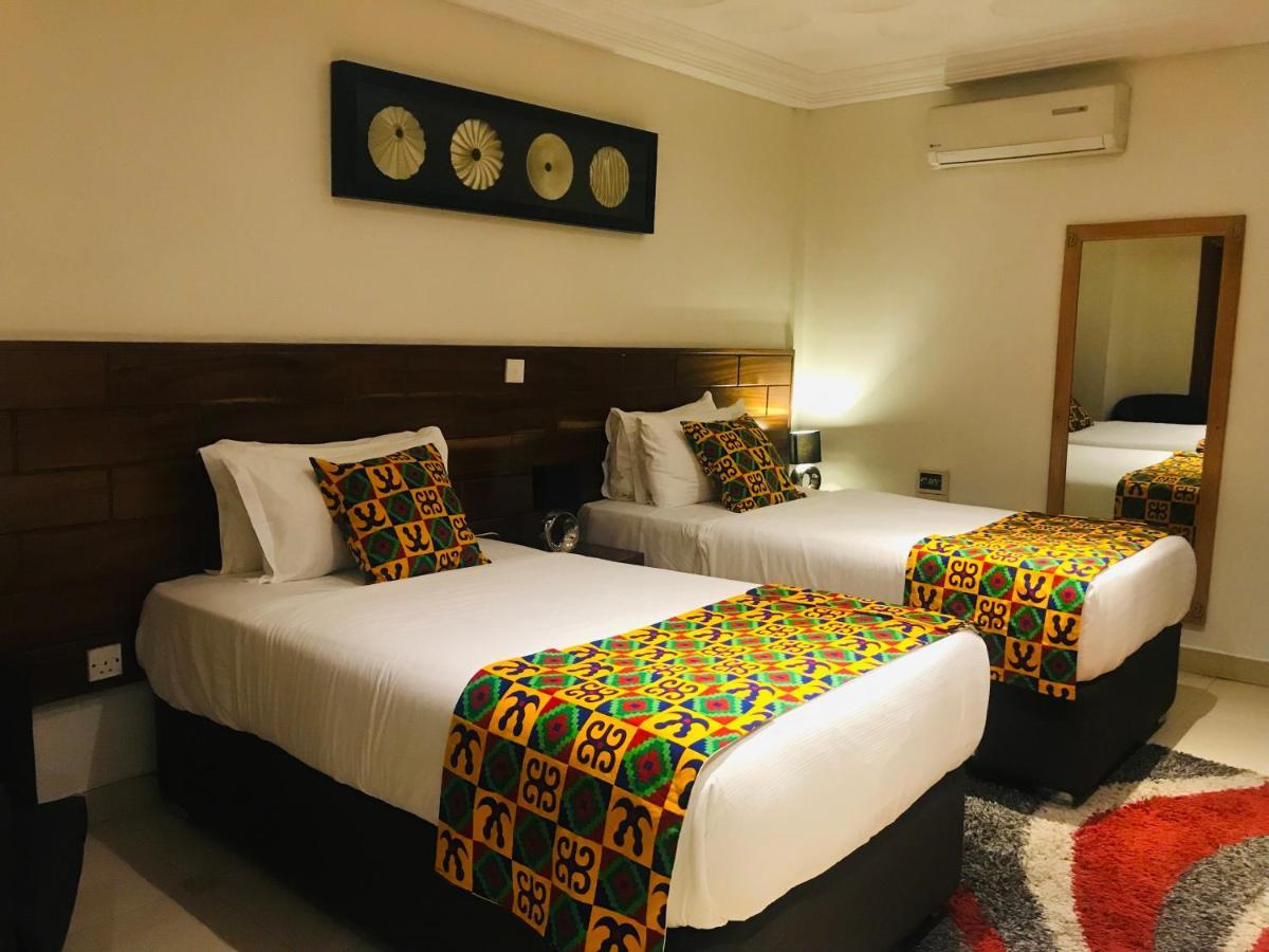 Airport West Hotel Accra Bagian luar foto