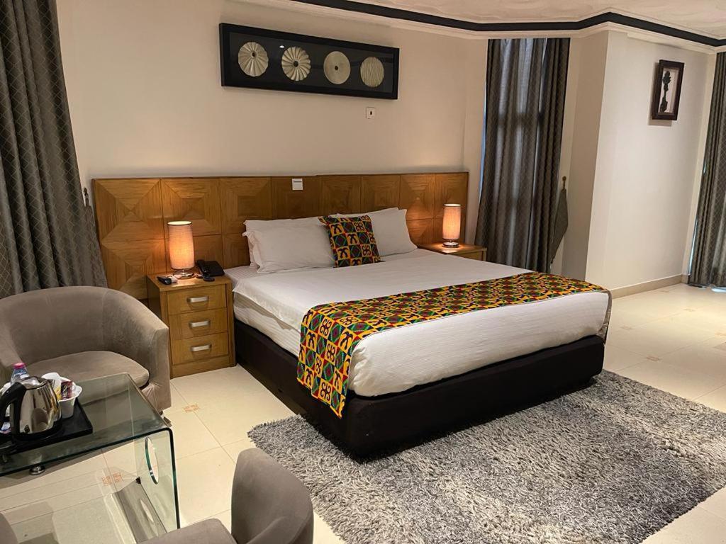 Airport West Hotel Accra Bagian luar foto
