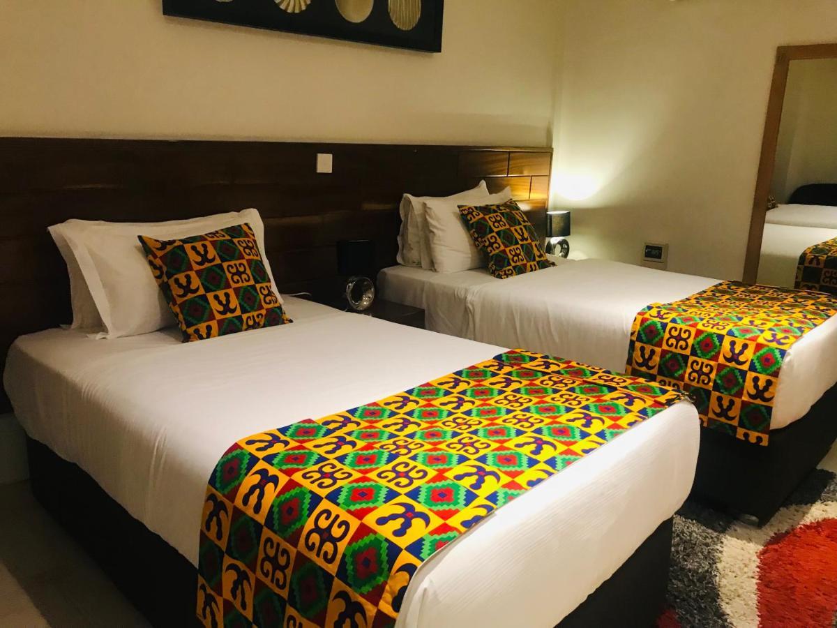 Airport West Hotel Accra Bagian luar foto