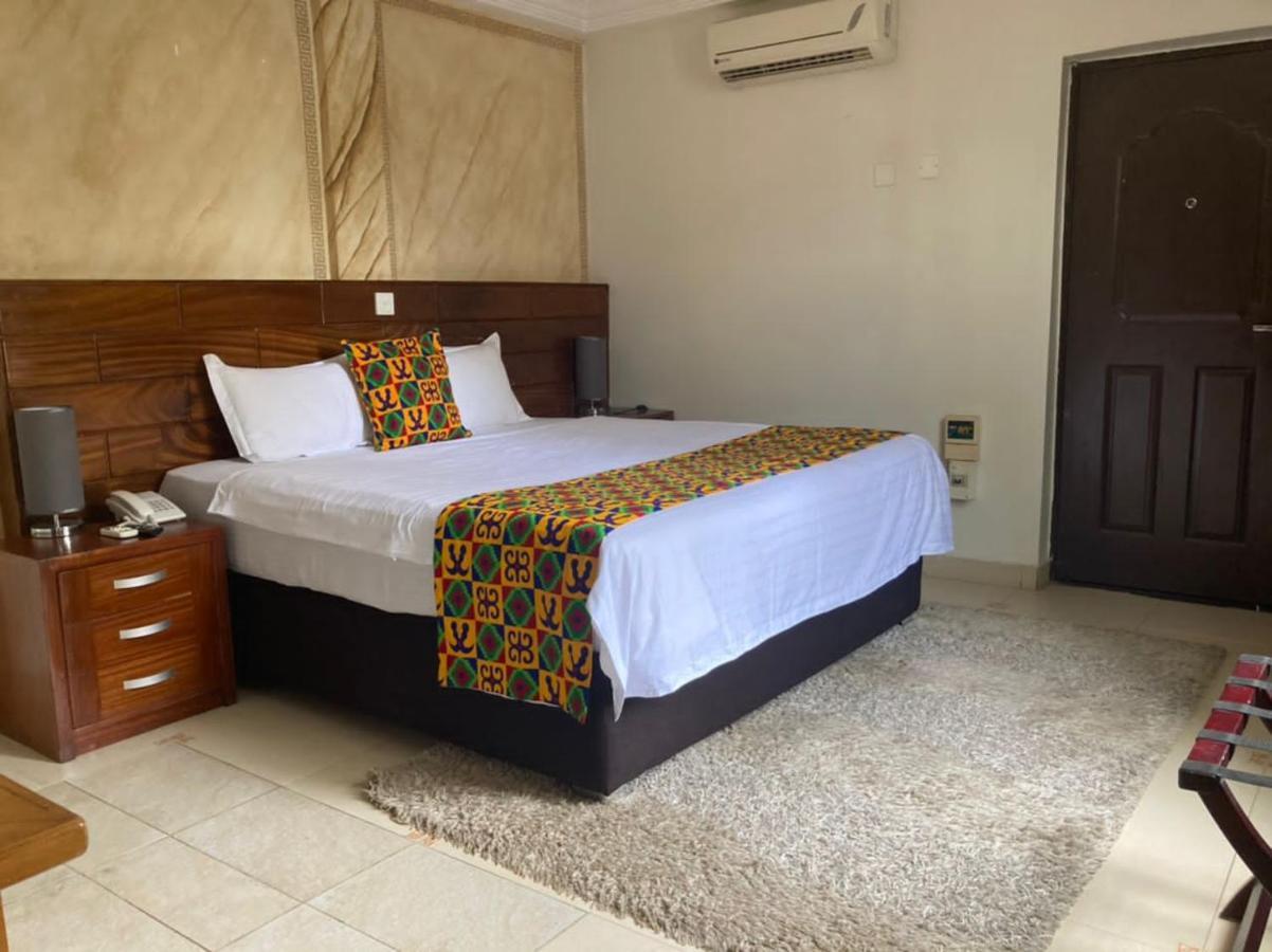 Airport West Hotel Accra Bagian luar foto