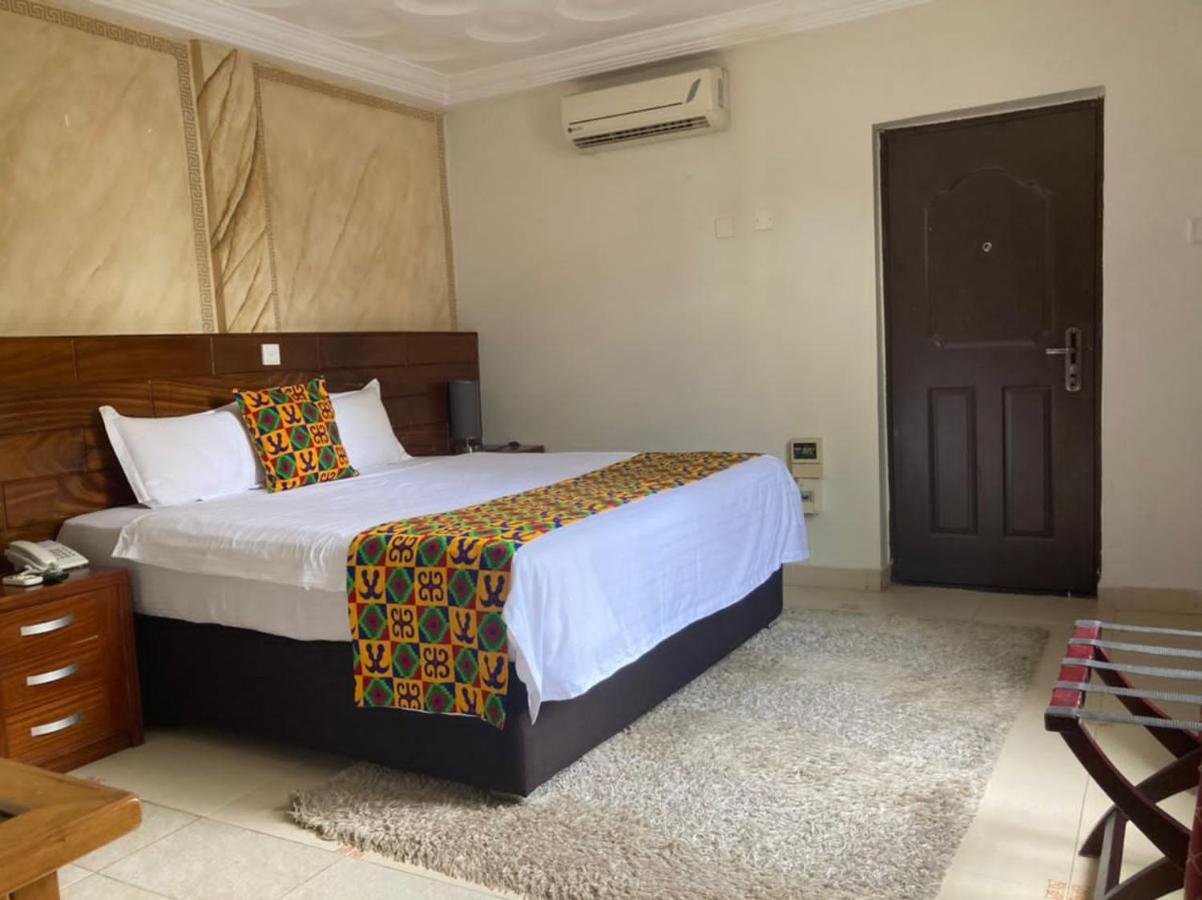 Airport West Hotel Accra Bagian luar foto