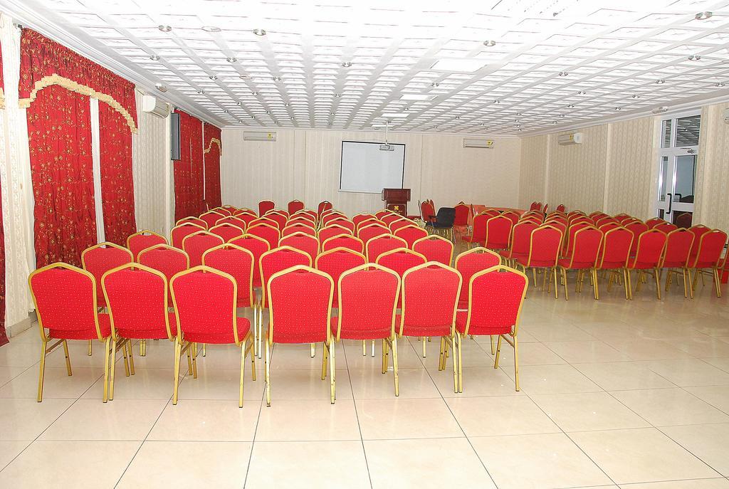 Airport West Hotel Accra Bagian luar foto