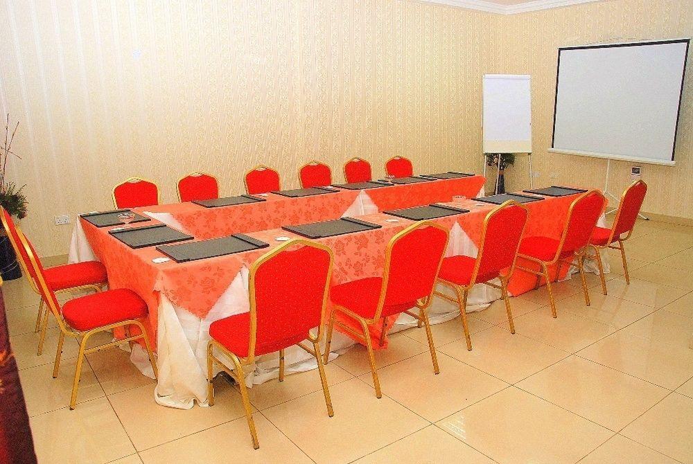 Airport West Hotel Accra Bagian luar foto