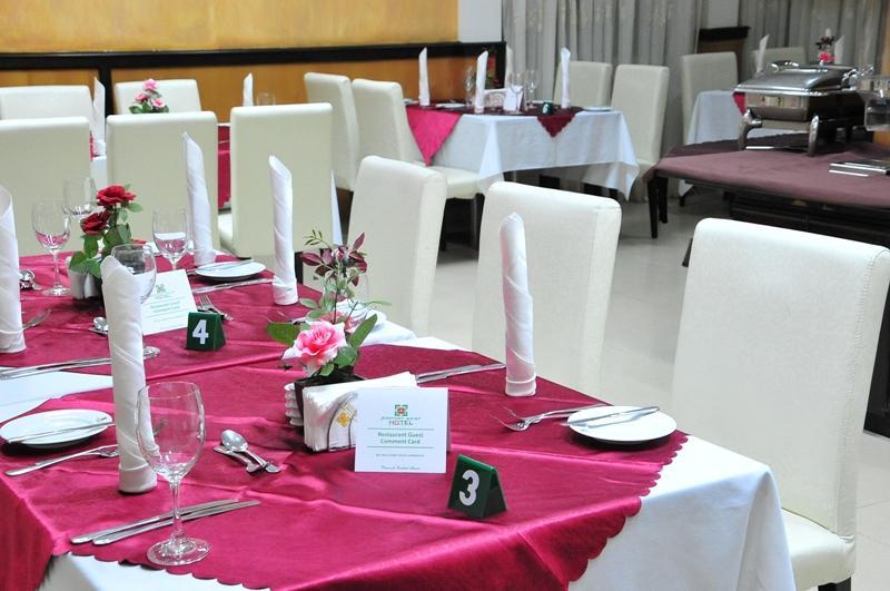 Airport West Hotel Accra Bagian luar foto