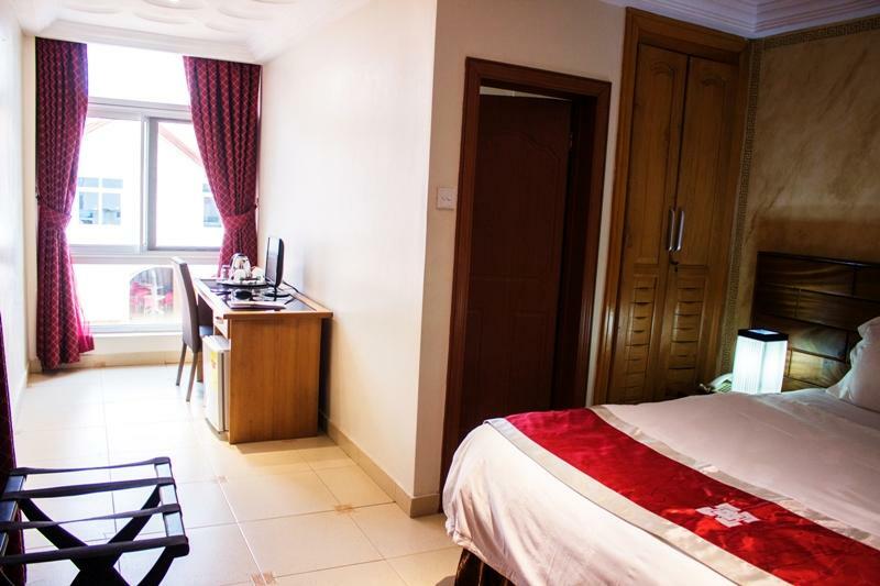 Airport West Hotel Accra Bagian luar foto