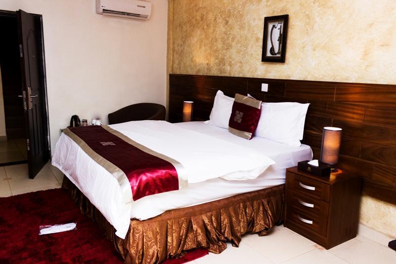 Airport West Hotel Accra Bagian luar foto